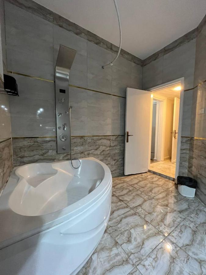 Lucky Hostel Kaherah Luaran gambar