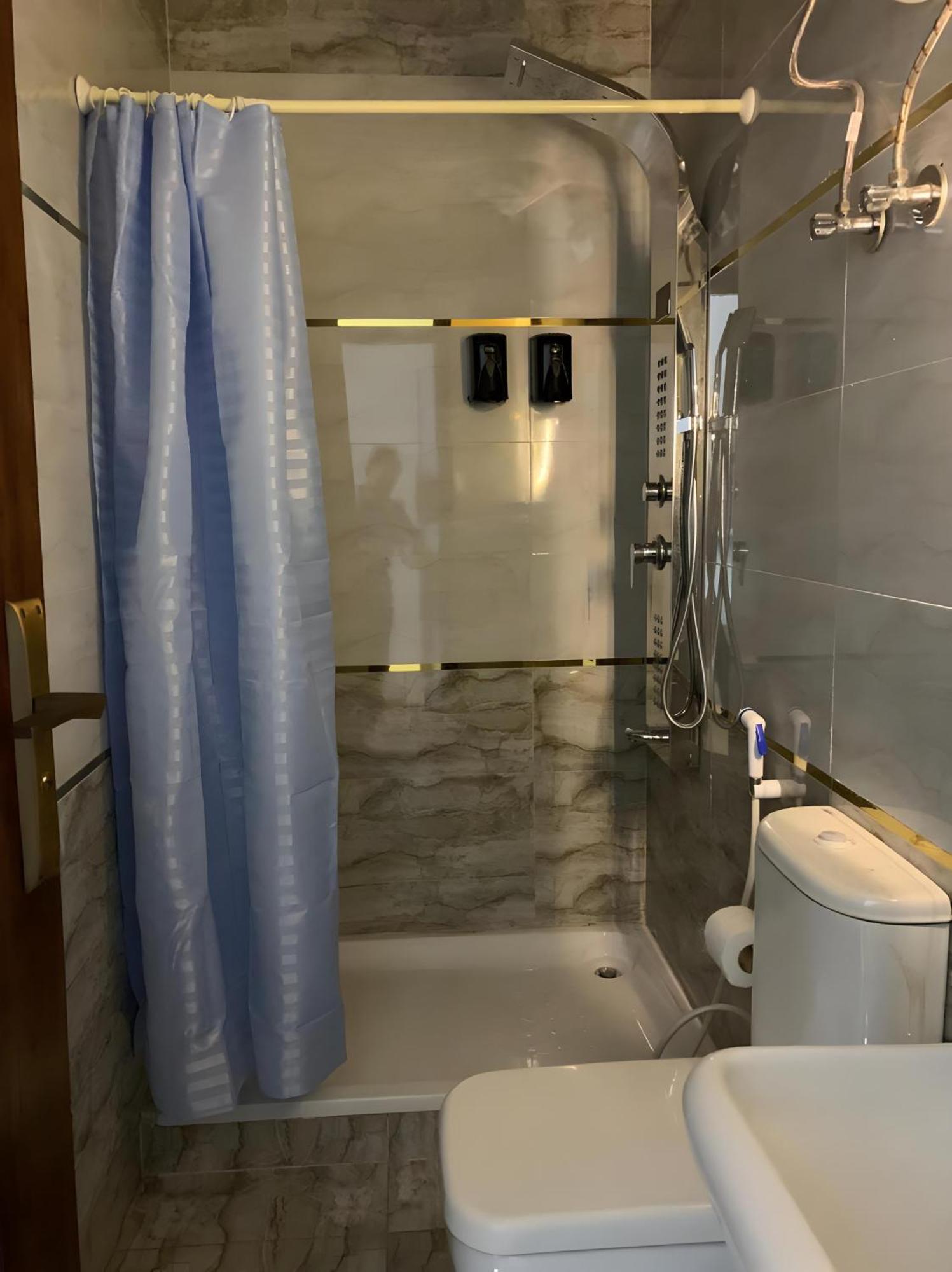 Lucky Hostel Kaherah Luaran gambar